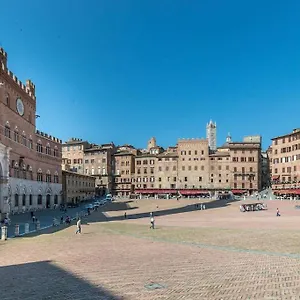 Appartement Mimosa- Loft Elegante Con Terrazza Nel Centro Di, Sienne